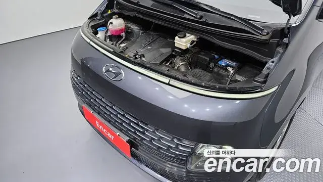 Hyundai Staria 2023 — Photo 17/30