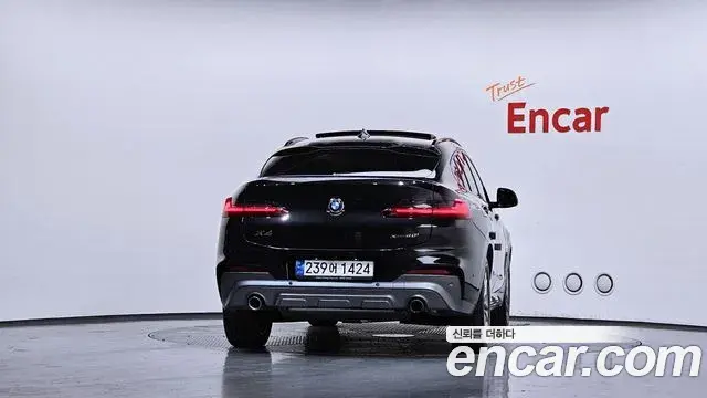 BMW X4 2021 — Şəkil 30/32