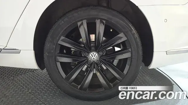 Volkswagen Arteon 2019 — Şəkil 16/35