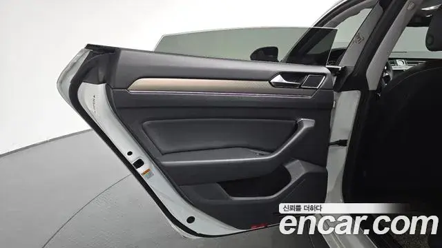Volkswagen Arteon 2019 — Şəkil 8/35