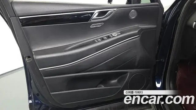 Genesis GV80 2020 — Photo 14/34