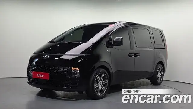 Hyundai Staria 2021 — Фото 1/20