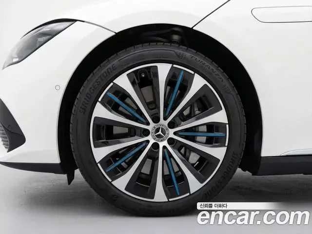 Mercedes-Benz EQE 2022 — Şəkil 10/12