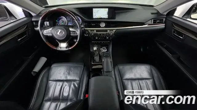 Lexus ES300h 2018 — Şəkil 10/20