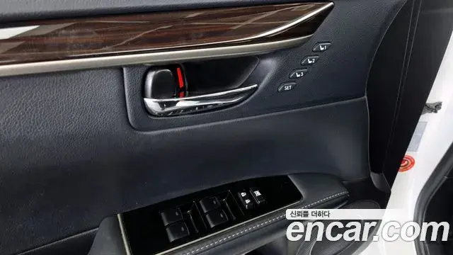Lexus ES300h 2018 — Şəkil 13/20