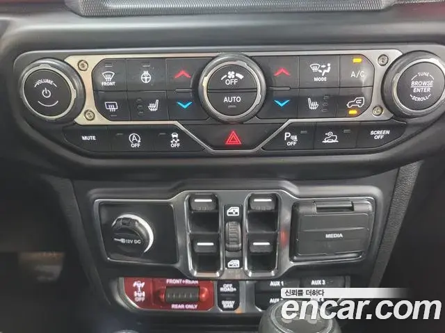 Jeep Wrangler 2023 — Фото 11/20