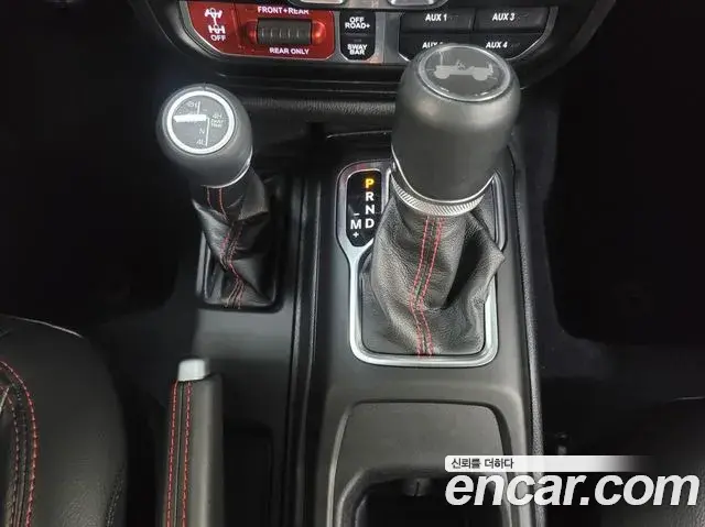 Jeep Wrangler 2023 — Фото 12/20