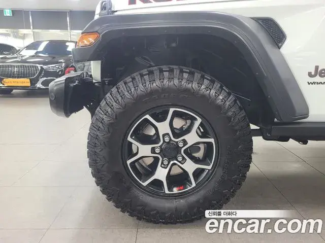Jeep Wrangler 2023 — Фото 19/20