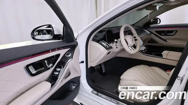 Mercedes-Benz S-Class 2022 — Photo 19/30