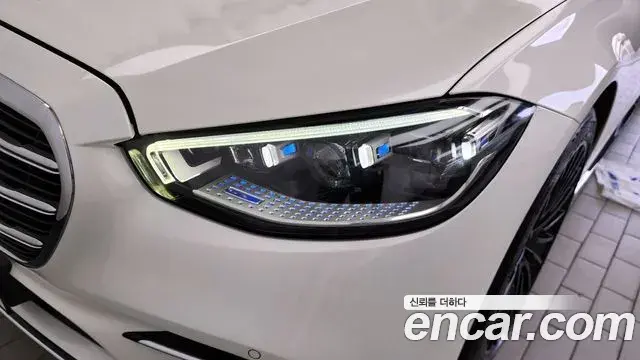 Mercedes-Benz S-Class 2022 — Photo 15/30
