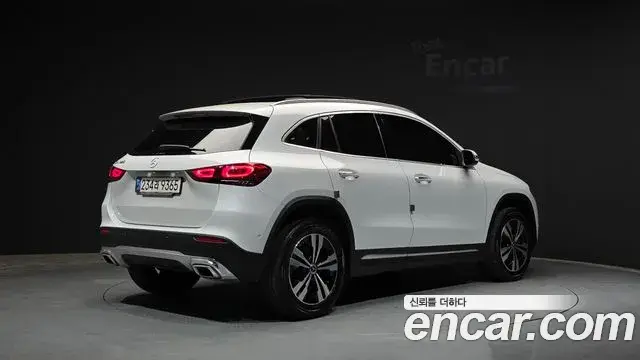 Mercedes-Benz GLA-Class 2021 — Photo 2/30