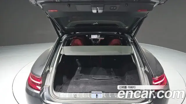 Porsche Panamera 2020 — ფოტო 2/20