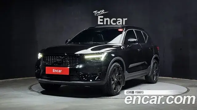 Volvo XC40 2025 — Photo 23/30
