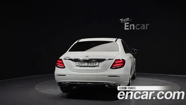 Mercedes-Benz E-Class 2018 — Фото 4/20