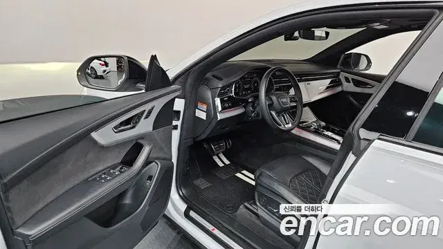 Audi Q8 2023 — ფოტო 4/20