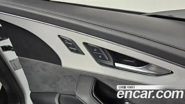 Audi Q8 2023 — ფოტო 15/20
