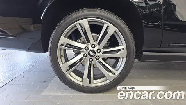 Cadillac Escalade 2025 — ფოტო 12/20