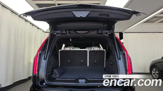 Cadillac Escalade 2025 — ფოტო 18/20