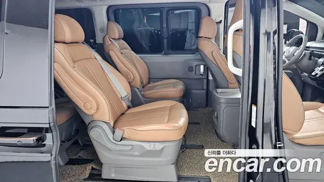 Hyundai Staria 2021 — ფოტო 34/35