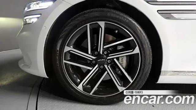 Genesis G80 2024 — Photo 19/45