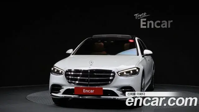 Mercedes-Benz S-Class 2024 — Photo 20/33