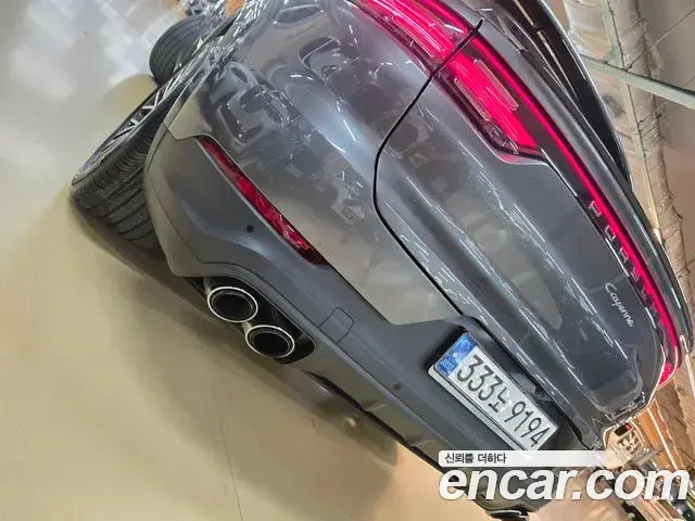 Porsche Cayenne 2020 — ფოტო 1/20