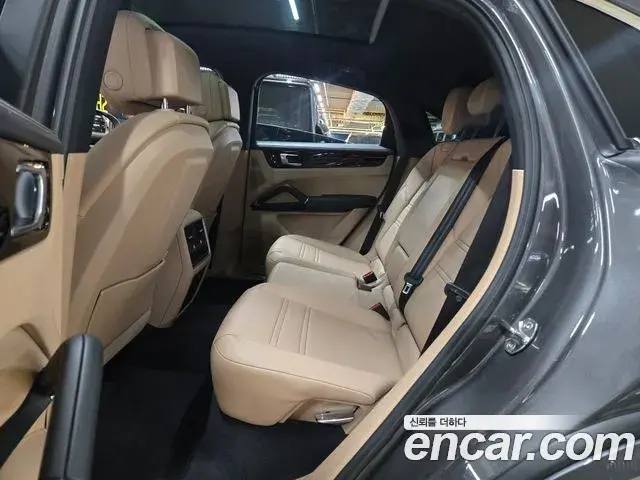 Porsche Cayenne 2020 — ფოტო 19/20