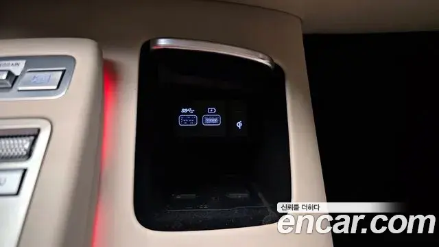 Genesis GV70 2021 — Photo 26/30