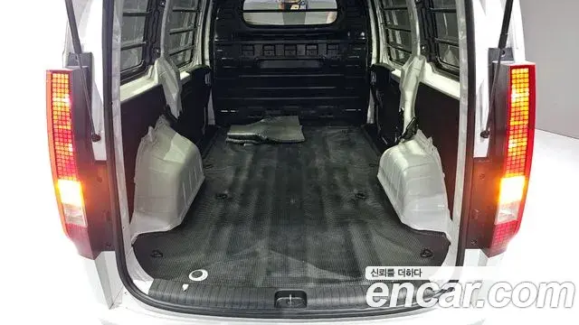 Hyundai Staria 2021 — Photo 24/31