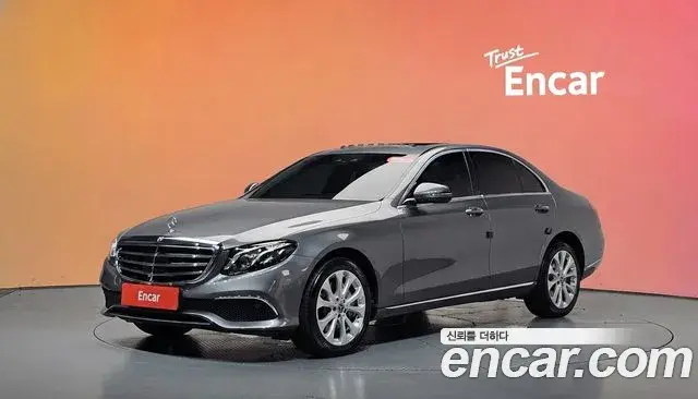 Mercedes-Benz E-Class 2020 — Фото 1/20