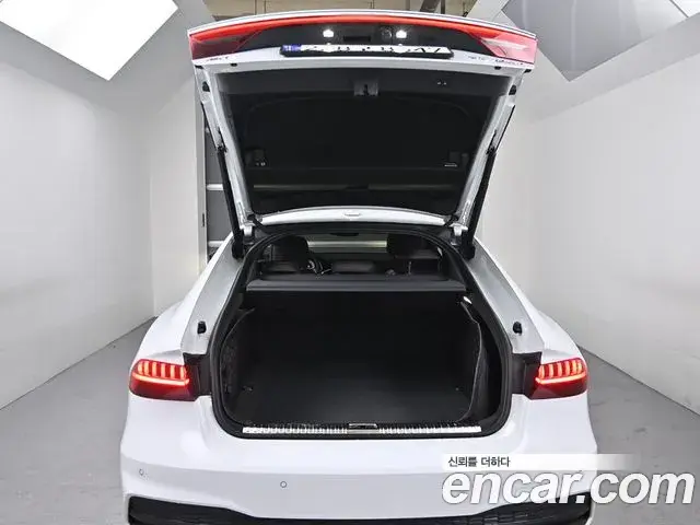 Audi A7 2023 — ფოტო 7/20