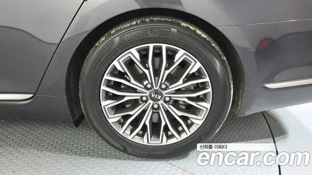 Kia The K9 2018 — ფოტო 18/33
