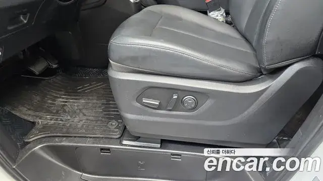 Hyundai Staria 2025 — Фото 19/20