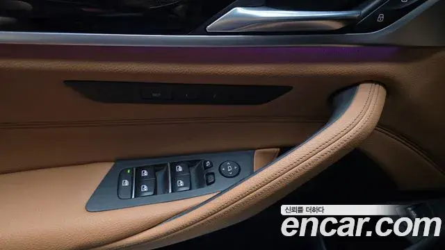 BMW 5 Series 2019 — ფოტო 4/31
