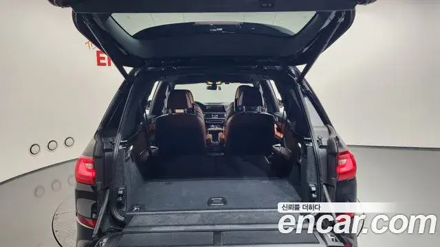 BMW X7 2022 — Şəkil 12/40
