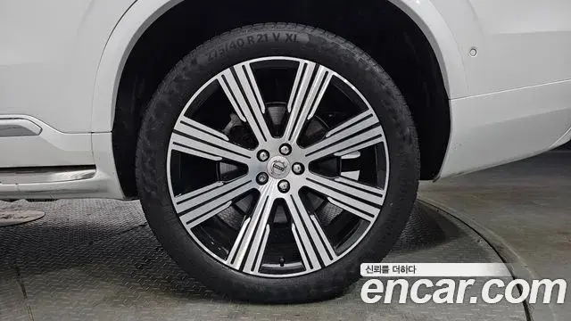 Volvo XC90 2022 — ფოტო 3/35