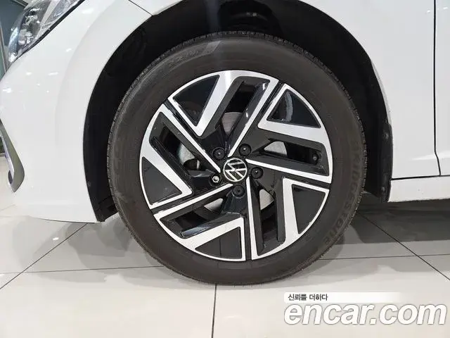 Volkswagen Jetta 2023 — Şəkil 4/20