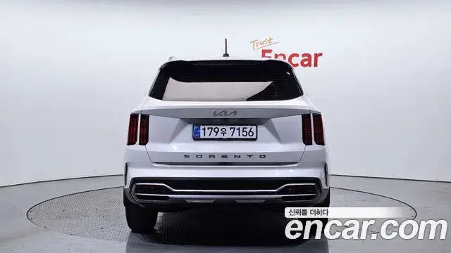 Kia Sorento 2022 — Фото 4/20
