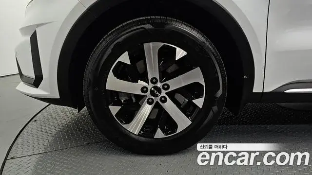 Kia Sorento 2022 — Фото 5/20
