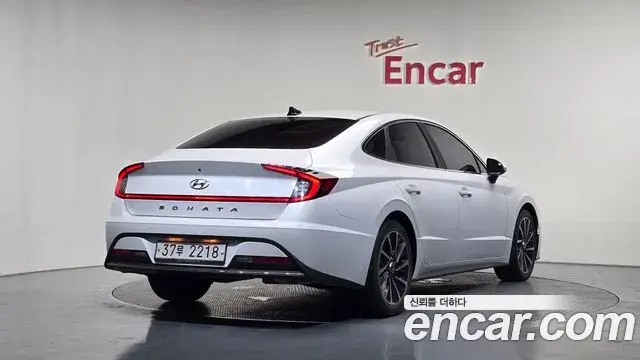 Hyundai Sonata 2019 — Фото 2/20