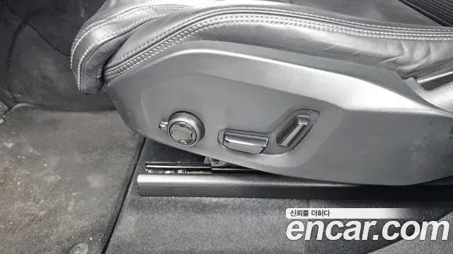 Volvo XC90 2023 — ფოტო 17/35
