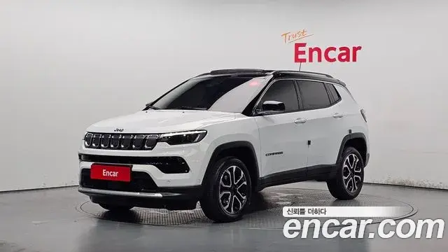 Jeep Compass 2022 — ფოტო 11/35