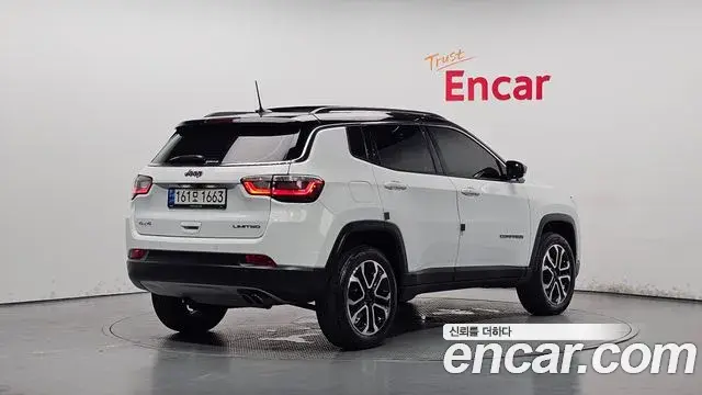 Jeep Compass 2022 — ფოტო 6/35