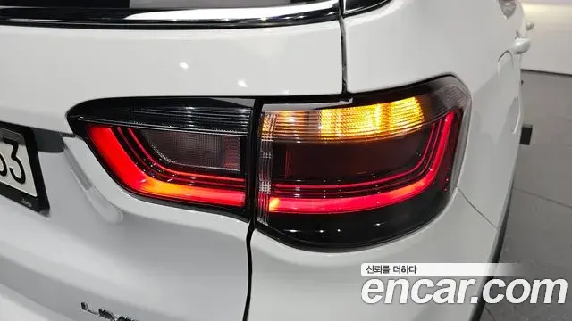 Jeep Compass 2022 — ფოტო 20/35