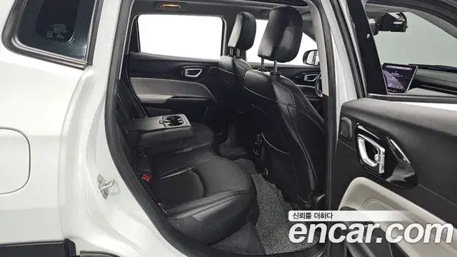 Jeep Compass 2022 — ფოტო 9/35