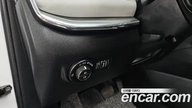 Jeep Compass 2022 — ფოტო 21/35