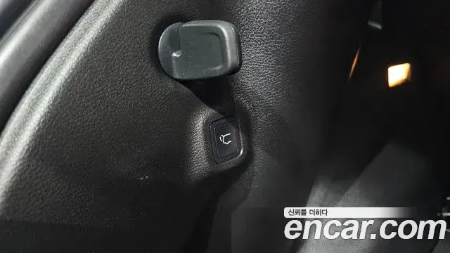 Jeep Compass 2022 — ფოტო 22/35