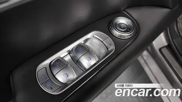 Genesis G90 2023 — ფოტო 31/35