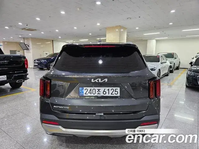 Kia Sorento 2024 — ფოტო 18/20