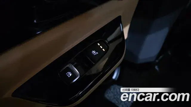 Kia Carnival 2023 — Photo 19/20